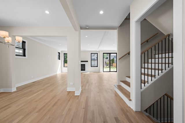 819 S Highland Avenue, Arlington Heights, IL 60005