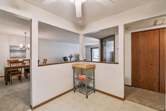 10600 43rd Avenue N 201, Plymouth, MN 55442