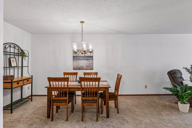 10600 43rd Avenue N 201, Plymouth, MN 55442