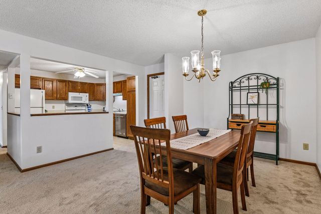 10600 43rd Avenue N 201, Plymouth, MN 55442