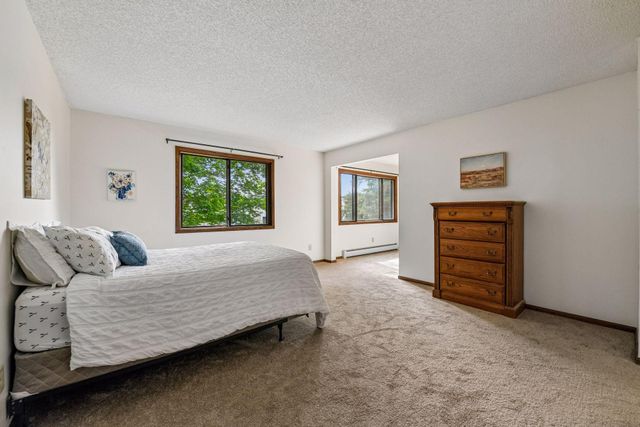 10600 43rd Avenue N 201, Plymouth, MN 55442