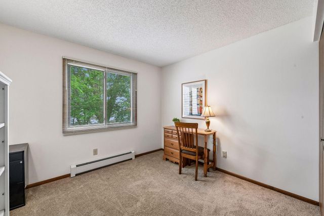 10600 43rd Avenue N 201, Plymouth, MN 55442