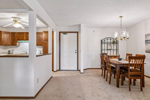 10600 43rd Avenue N 201, Plymouth, MN 55442