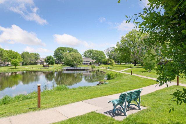 10600 43rd Avenue N 201, Plymouth, MN 55442