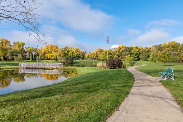 10600 43rd Avenue N 201, Plymouth, MN 55442