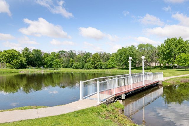 10600 43rd Avenue N 201, Plymouth, MN 55442