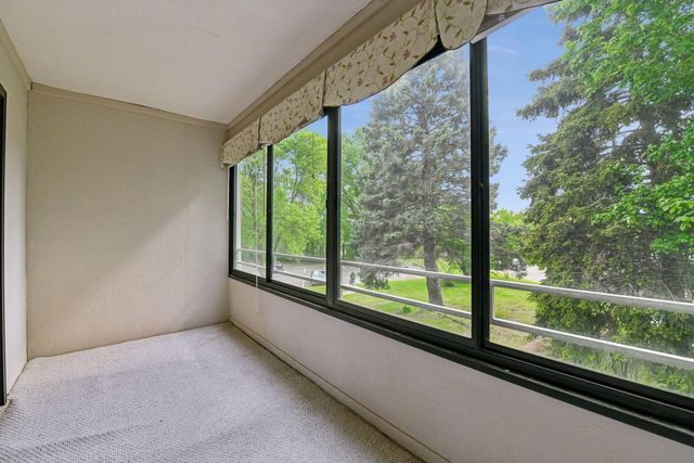 10600 43rd Avenue N 201, Plymouth, MN 55442