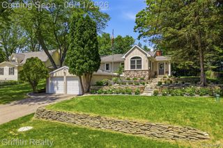 6262 Briggs Lake Drive, Green Oak Township, MI 48116