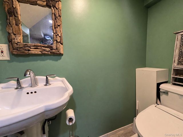 37 Marino Avenue, Port Washington, NY 11050