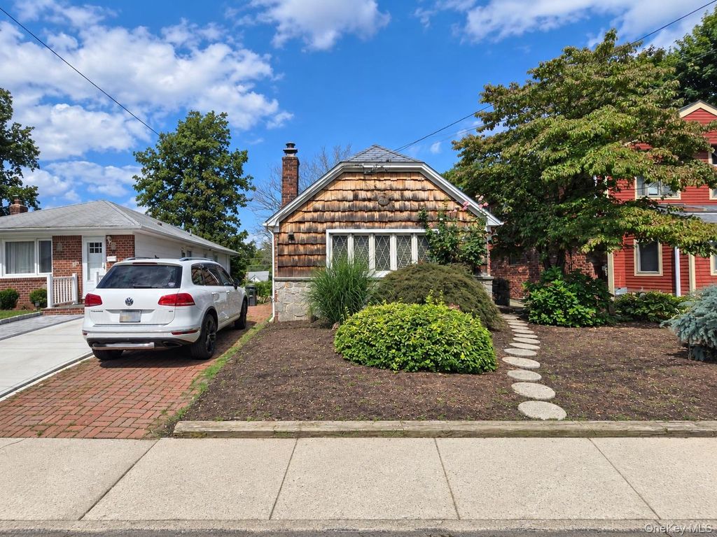37 Marino Avenue, Port Washington, NY 11050 — exterior