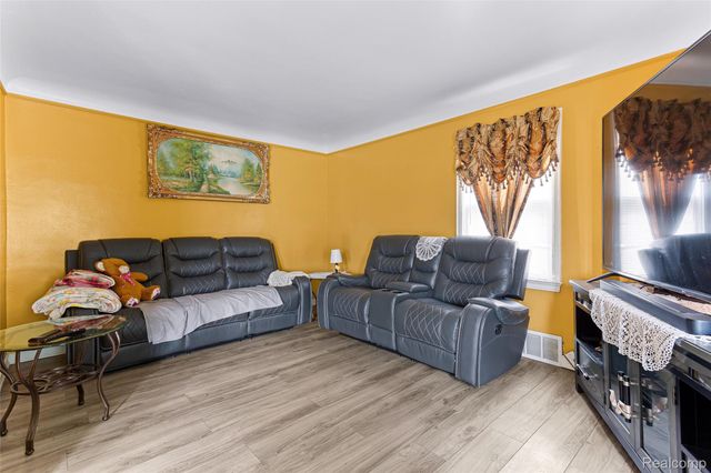 2096 Electric Street, Wyandotte, MI 48192