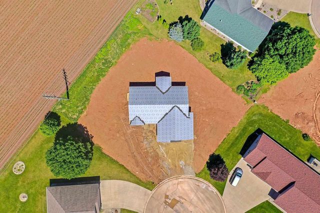 535 DOGWOOD COURT, New London, WI 54961