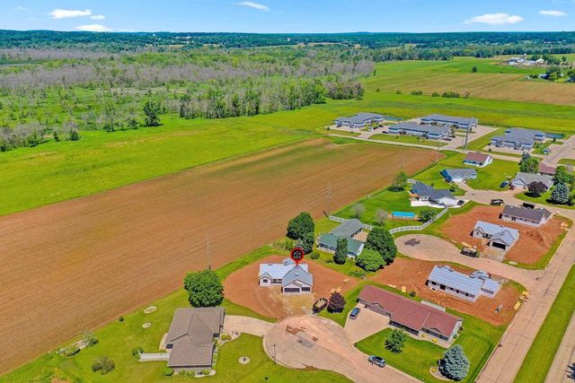 535 DOGWOOD COURT, New London, WI 54961
