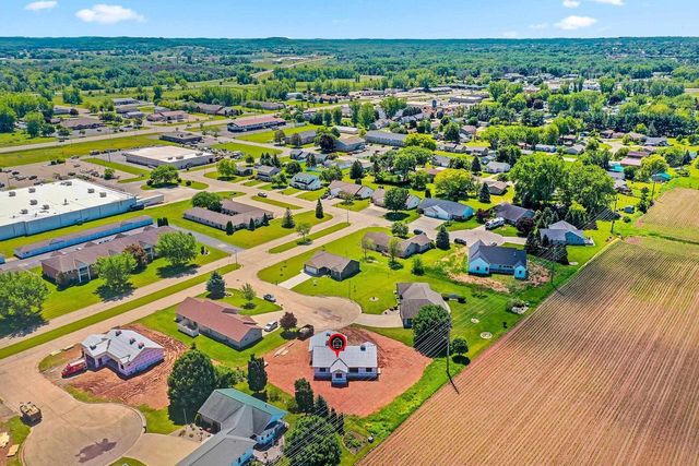 535 DOGWOOD COURT, New London, WI 54961