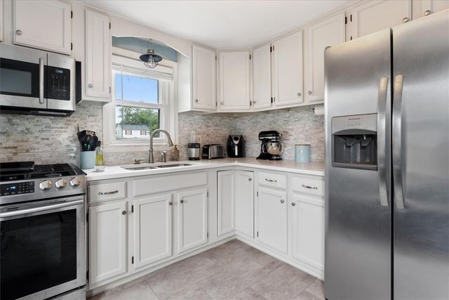 64 Guilford Drive, Warwick, RI 02886