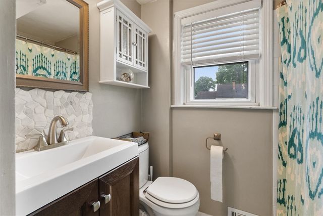 64 Guilford Drive, Warwick, RI 02886