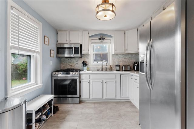64 Guilford Drive, Warwick, RI 02886