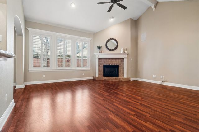 6411 Tuscany Park Drive, Arlington, TX 76016