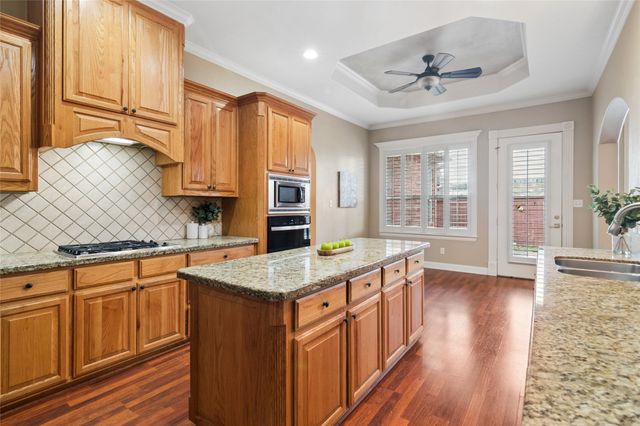 6411 Tuscany Park Drive, Arlington, TX 76016