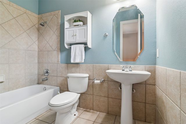 6411 Tuscany Park Drive, Arlington, TX 76016