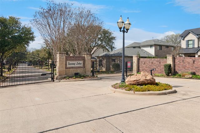 6411 Tuscany Park Drive, Arlington, TX 76016