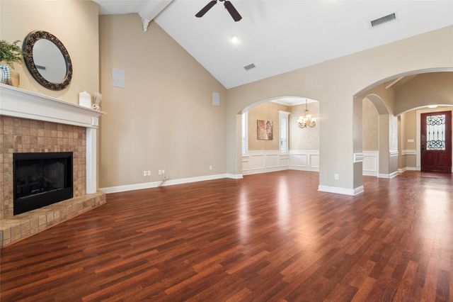 6411 Tuscany Park Drive, Arlington, TX 76016