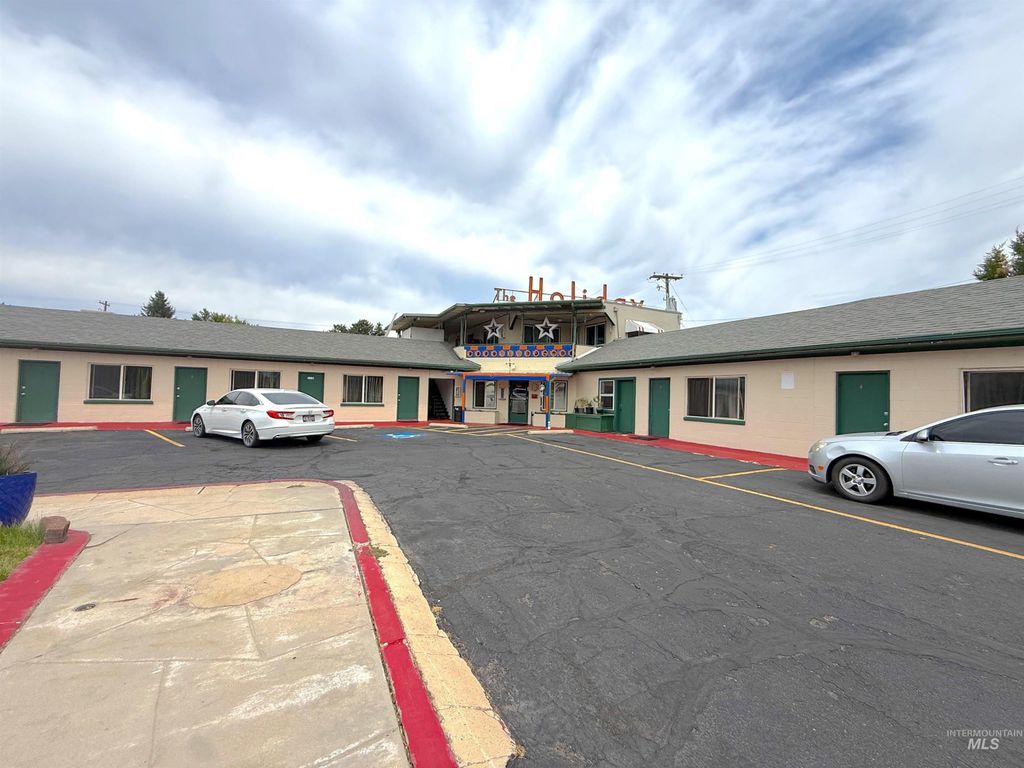 5416 W Fairview Ave, Boise, ID 83706 photo 2