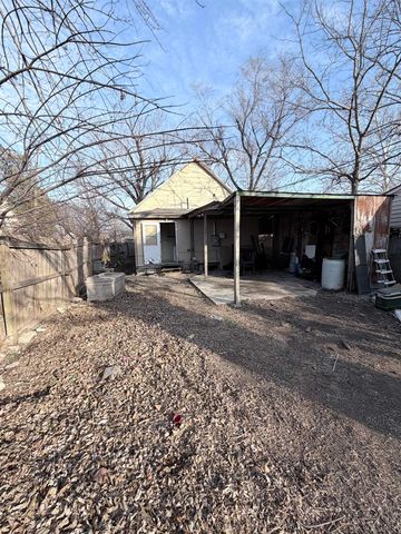 1353 S Main St, Wichita, KS 67213