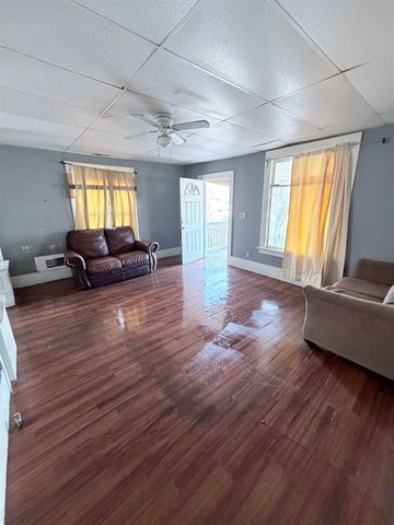 1353 S Main St, Wichita, KS 67213