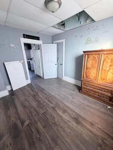 1353 S Main St, Wichita, KS 67213