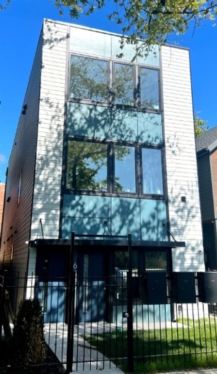 6455 S St. Lawrence Avenue 1E, Chicago, IL 60637