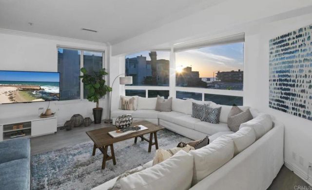 1602 S PACFIC Street 100, Oceanside, CA 92054