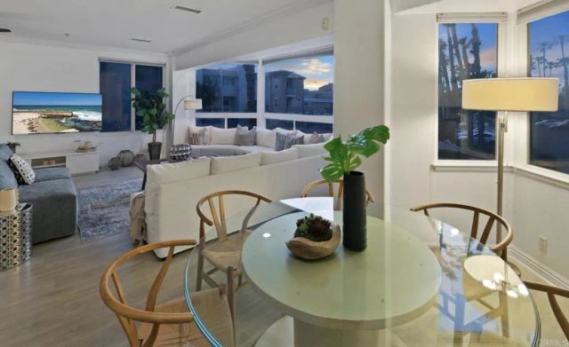 1602 S PACFIC Street 100, Oceanside, CA 92054