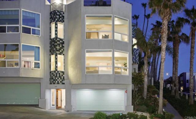 1602 S PACFIC Street 100, Oceanside, CA 92054