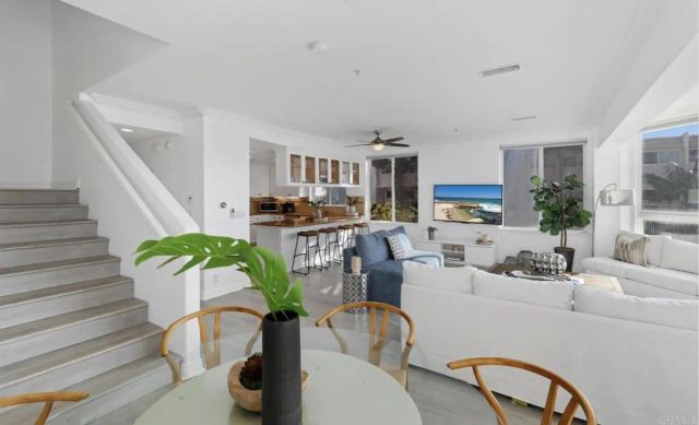 1602 S PACFIC Street 100, Oceanside, CA 92054