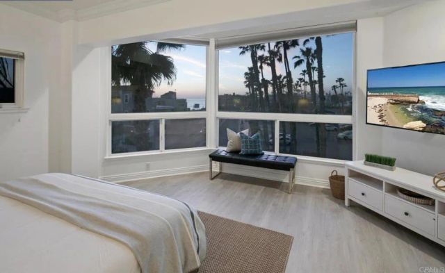 1602 S PACFIC Street 100, Oceanside, CA 92054