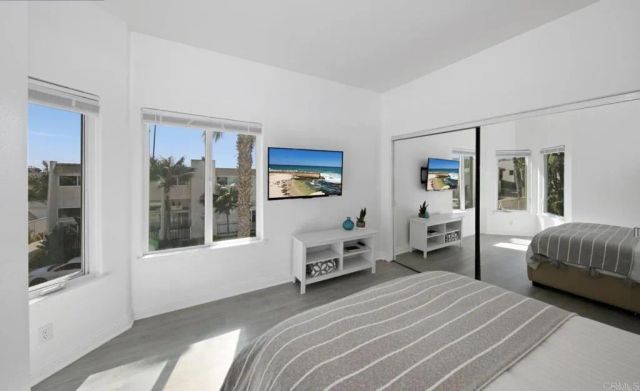 1602 S PACFIC Street 100, Oceanside, CA 92054