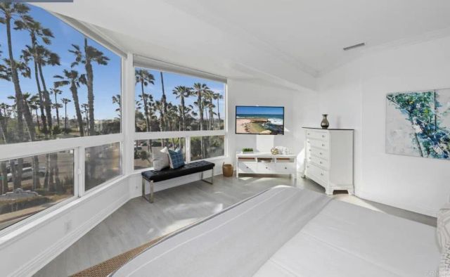 1602 S PACFIC Street 100, Oceanside, CA 92054