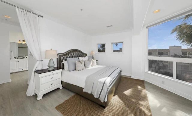 1602 S PACFIC Street 100, Oceanside, CA 92054