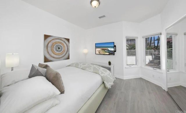 1602 S PACFIC Street 100, Oceanside, CA 92054