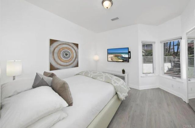 1602 S PACFIC Street 100, Oceanside, CA 92054