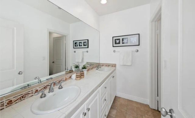 1602 S PACFIC Street 100, Oceanside, CA 92054