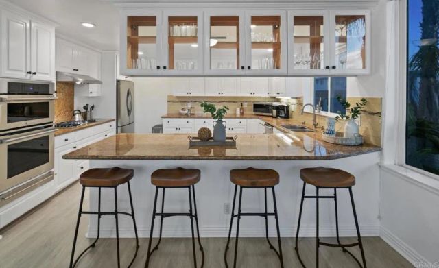 1602 S PACFIC Street 100, Oceanside, CA 92054