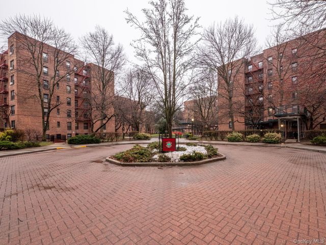 15010 71st Avenue 3F, Kew Garden Hills, NY 11367