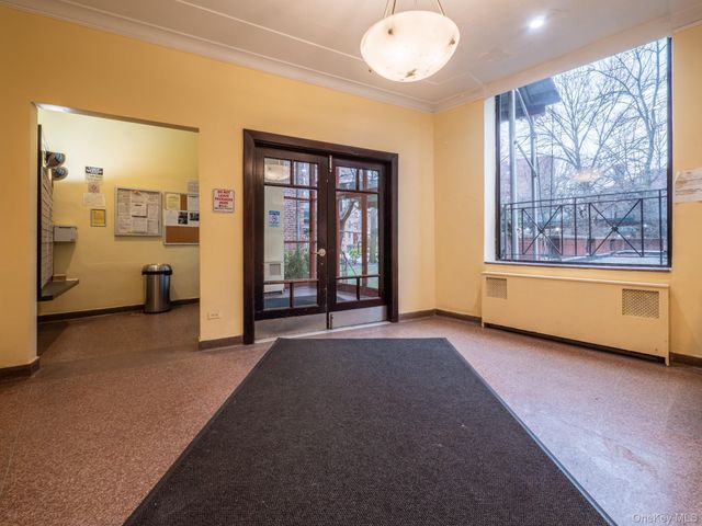 15010 71st Avenue 3F, Kew Garden Hills, NY 11367