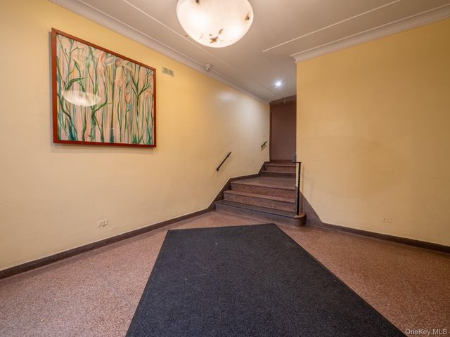 15010 71st Avenue 3F, Kew Garden Hills, NY 11367