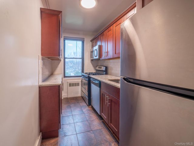 15010 71st Avenue 3F, Kew Garden Hills, NY 11367