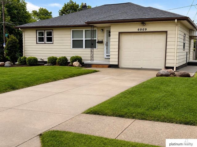 6009 Oak Street, Omaha, NE 68106