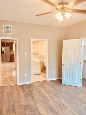 1602 Henninger Street, Houston, TX 77023