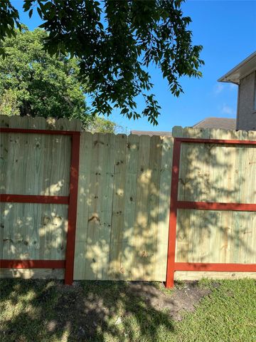 1602 Henninger Street, Houston, TX 77023